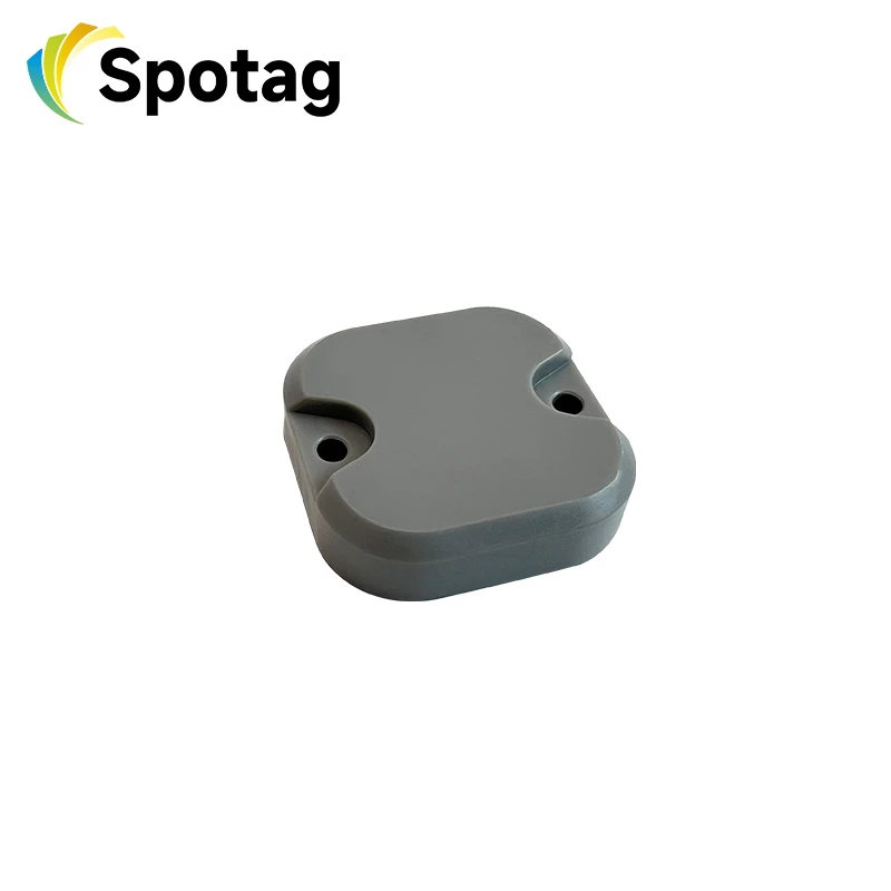Plastic pe etichetă metalică